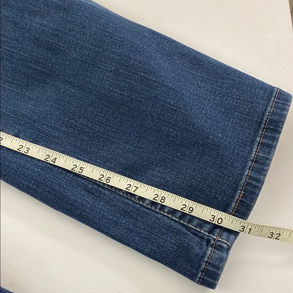 Levi's 512 Perfectly Slimming Fit Boot Cut Denim Jeans - Picture 9 of 11